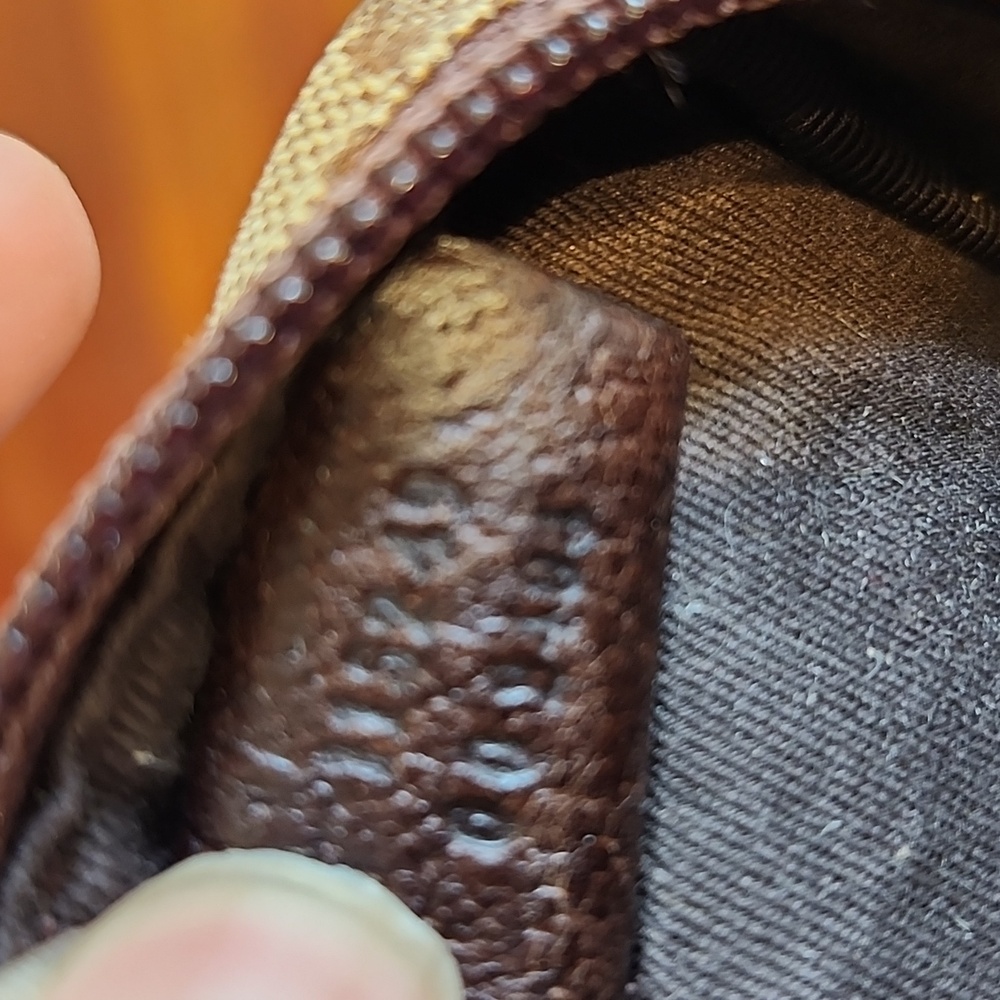 Gucci Mini Crossbody Pouch W/Camo Bear - Picture 9 of 14